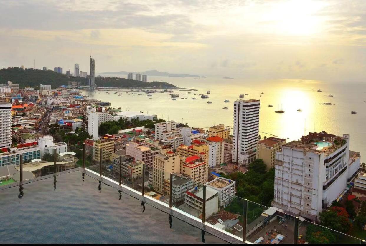 The Base Central Pattaya Seaview Exterior foto